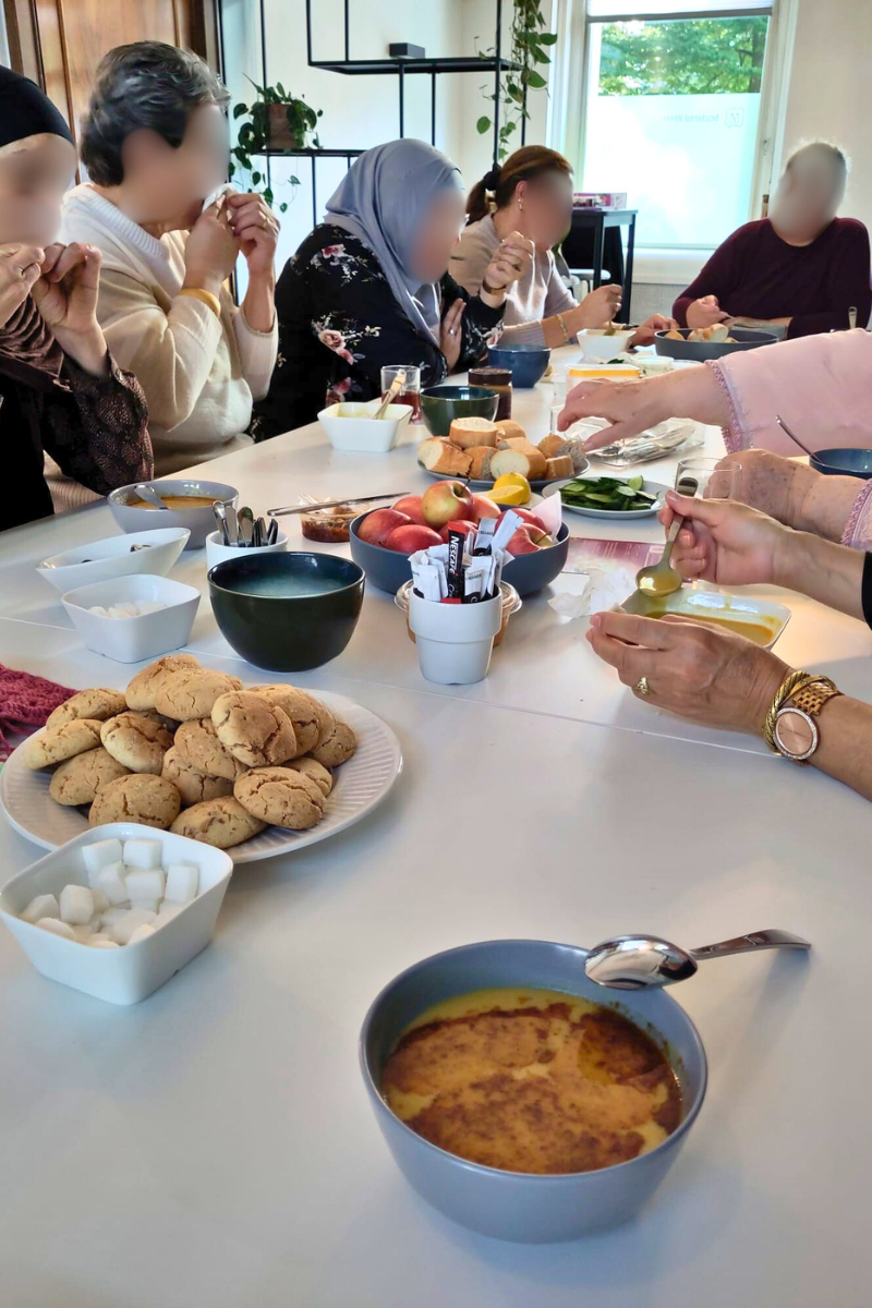 Groepsfoto dagopvang Cultureel Sensitieve Dagopvang voor Vrouwen 50+